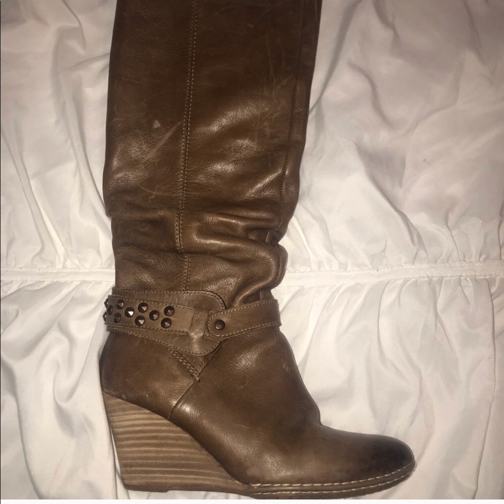 Wedge boots